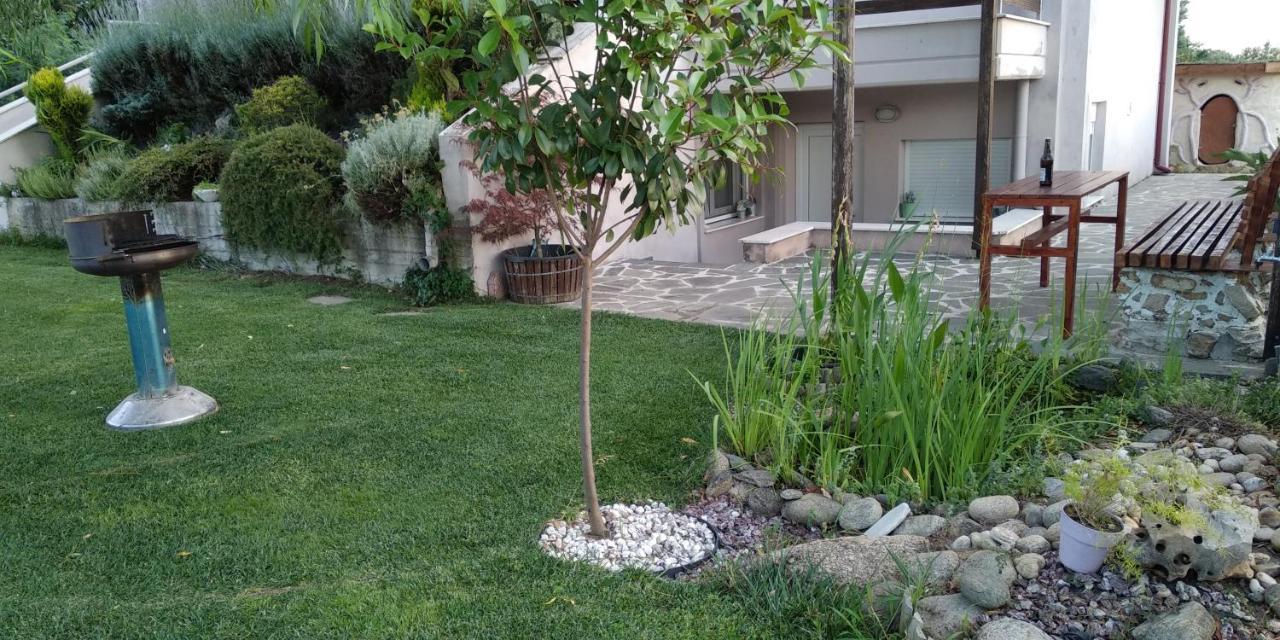 Guesthouse With Garden Gümülcine Dış mekan fotoğraf